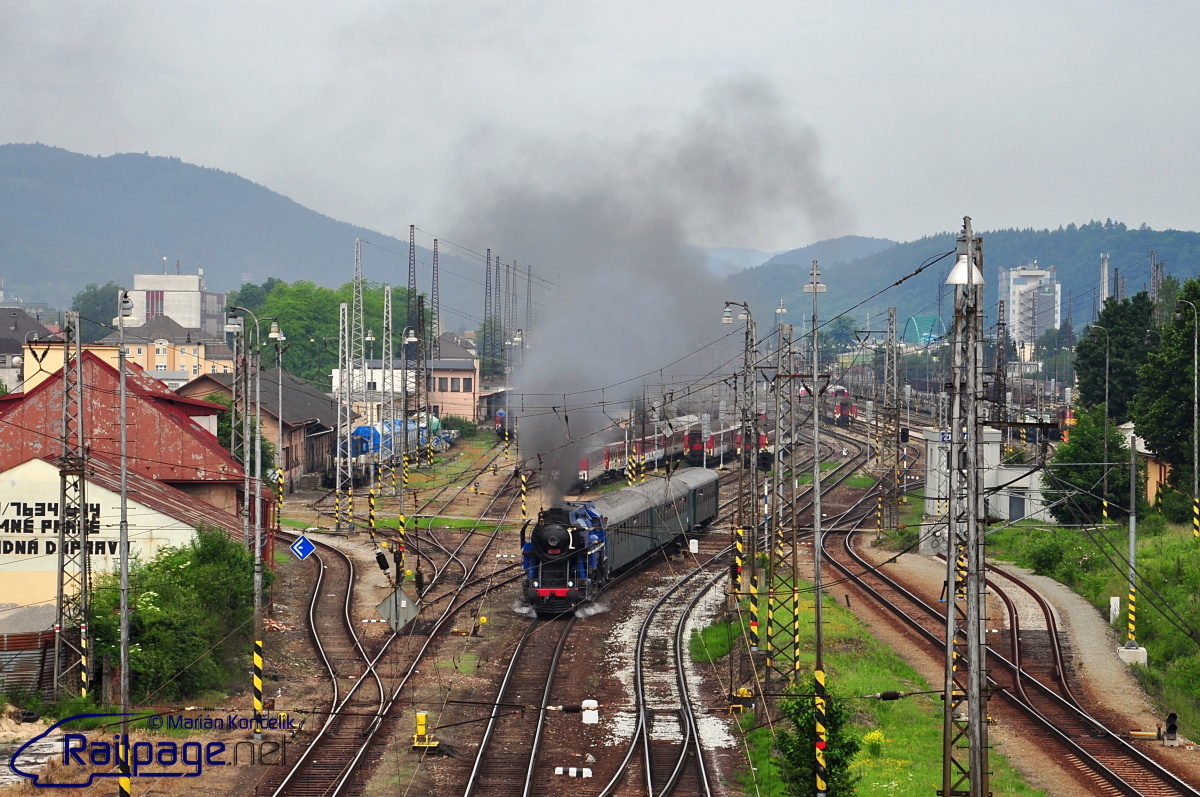 Zo Žiliny vlaky odchádzali skôr postupne ako súbežne. foto: Marián Končelík.