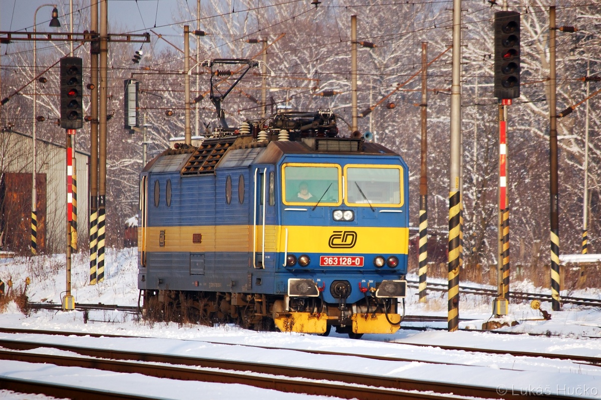 Objíždění soupravy osobního vlaku z Přerova 363.128 Kúty 28.01.2011