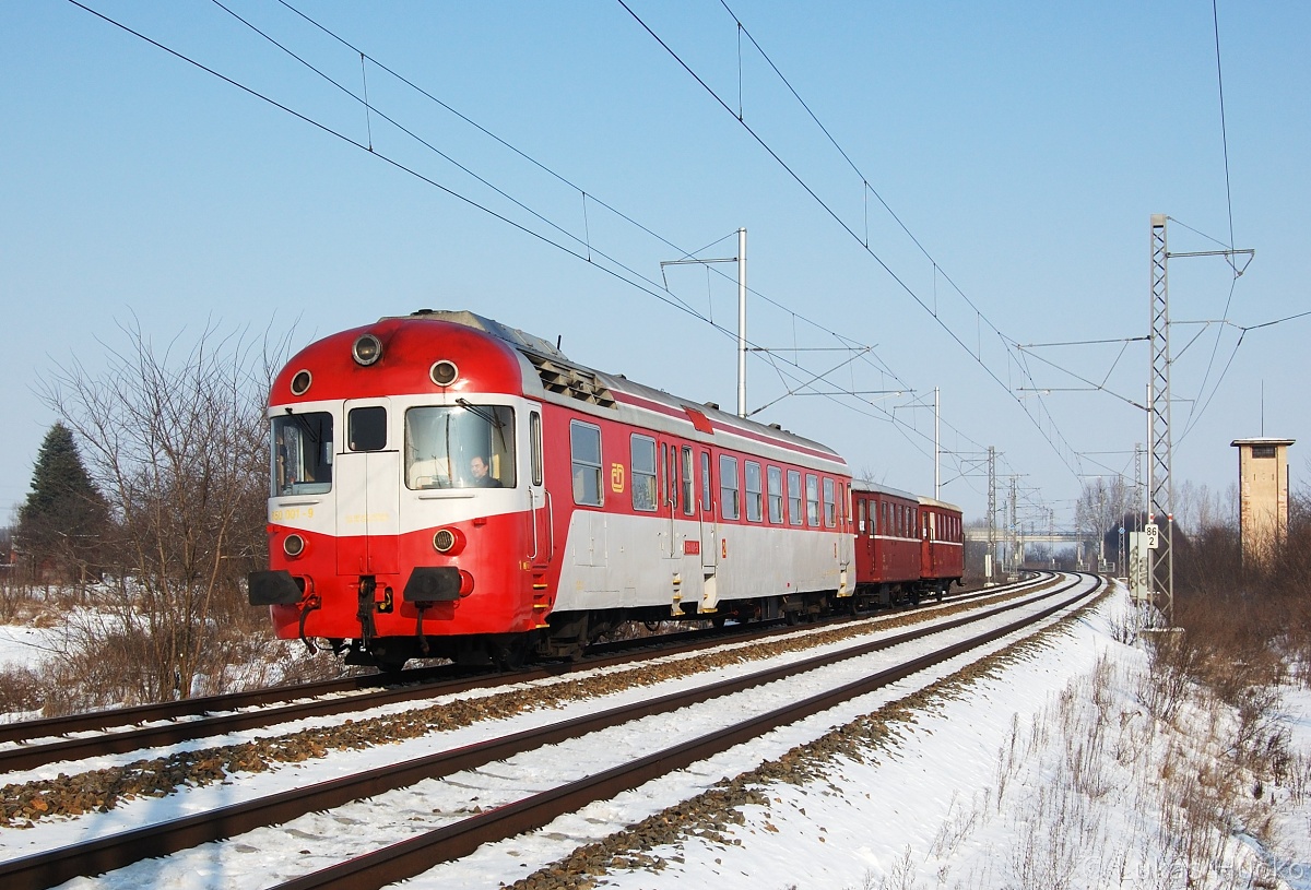 Os 24552 „ČD WELLNESS“ s motorákem 850.001 přijíždí do Břeclavi 30.01.2011