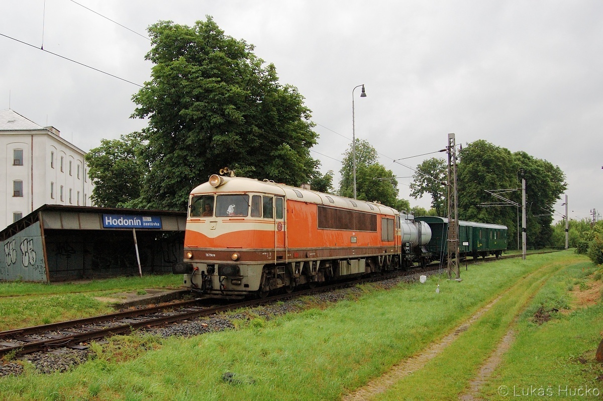 S pomerančem T679.019 byla volba jasná - Hodonín zastávka 28.05.2011