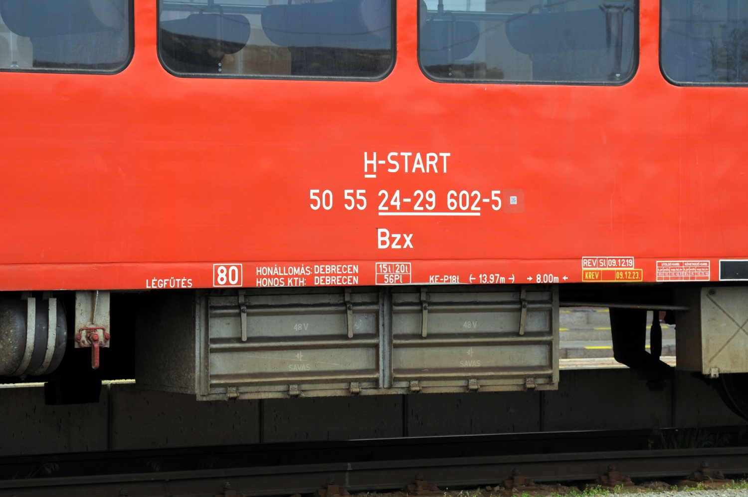 Vozeň Bzx 24-29 602-5, nápisy